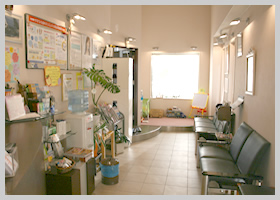 加古川市にあるやすひろ歯科クリニックの待合室